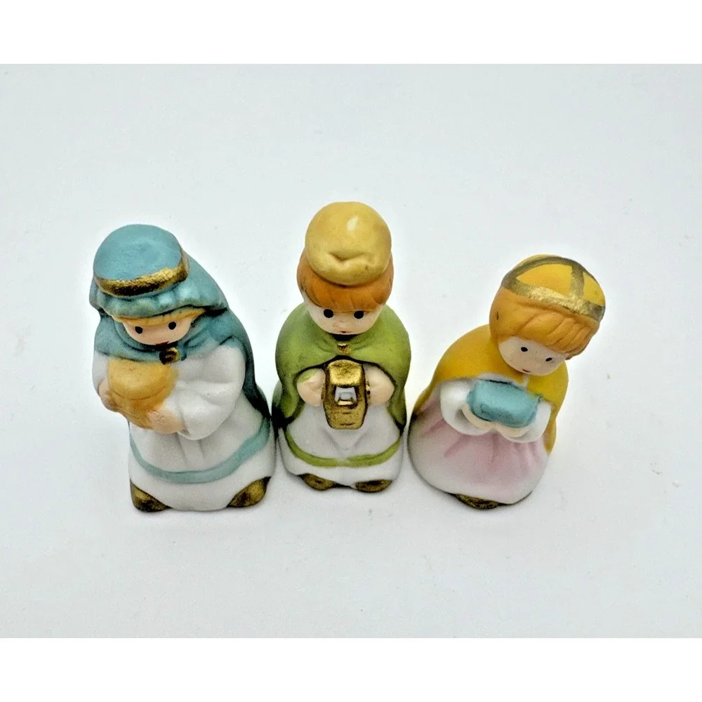 Vintage Pottery Ceramic‎ Mini Nativity Set Holy Family Figures 9 Pcs